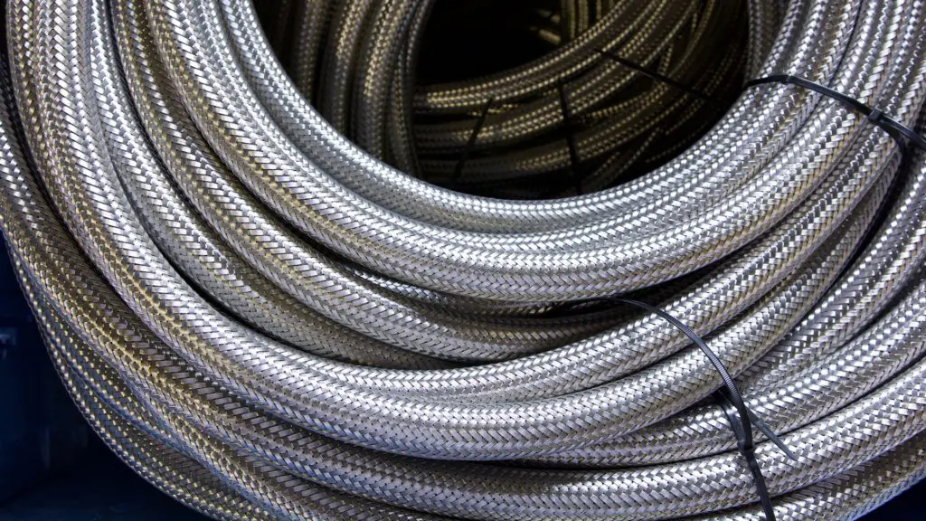 Penflex flex hoses control pressure at the intersection of UHV and cryogenics where a vacuum environment and low temperatures dominate.